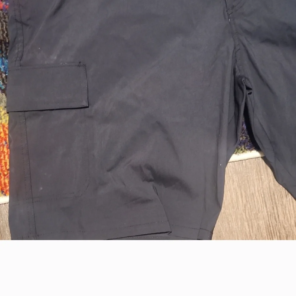 Wrangler Men's Dark Gray Cargo Shorts - Picture 4 of 4